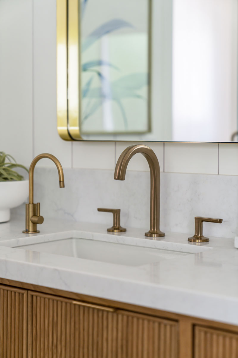 seaside inspired bathroom sink